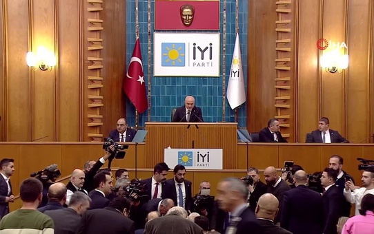 İYİ Parti lideri Akşener, gözyaşlarına hakim olamadı