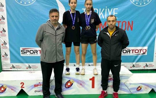 Kayserili Sporcu Emine Gül Kocaoğlu Türkiye Badminton Şampiyonası'nda Şampiyon Oldu
