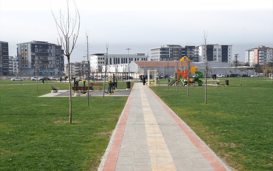 Batman'da 2 park törenle hizmete açıldı