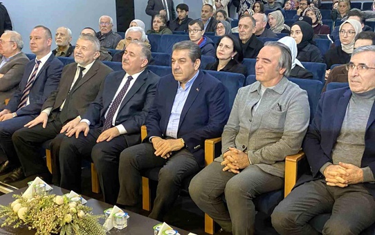 Esenler Belediyesi 'Şehir ve Düşünce Akademisi'ni tamamladı