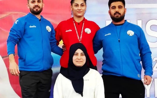 Kozanlı Kadın Güreşçi Hatice Nur Sarı Dünya Şampiyonu Oldu