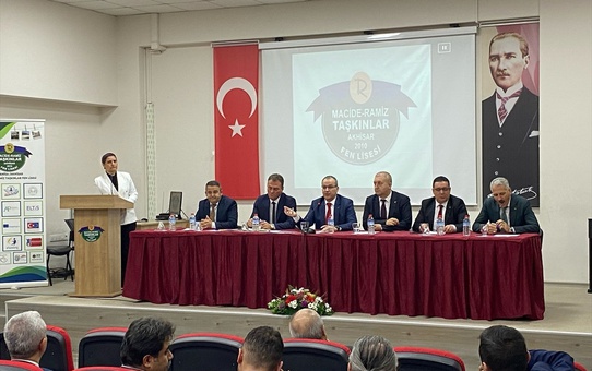 MEB Hukuk Hizmetleri Genel Müdürü Emir Hasan Arslantaş, Manisa'da okulları ziyaret etti