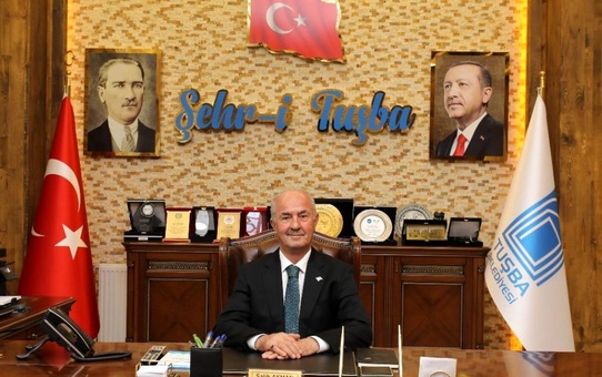 Van'ın Tuşba Belediye Başkanı Salih Akman Berat Kandili'ni kutladı