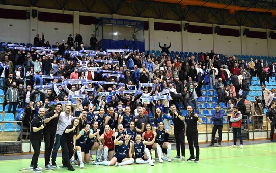 Bozüyük Belediyesi Voleybol Takımı Fenerbahçe'yi 3-0 Mağlup Etti