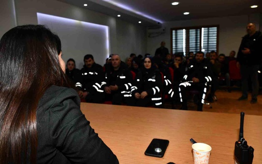 Doğubayazıt Belediye Başkanı Yıldız Acar, belediye personeliyle bir araya geldi