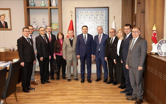 Kütahya Valisi Musa Işın, Vergi Haftası kapsamında Defterdarı ve heyetini kabul etti