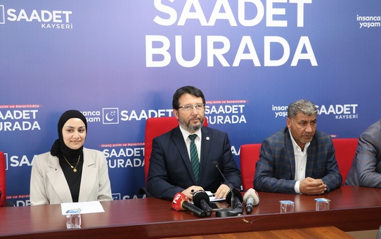Kayseri'nin Sarıoğlan ilçesinde belediye başkan adaylığı onaylanmayan Ali Osman Yıldız'ın yerine kızı Fatma Yıldız, Saadet Partisi'nin adayı oldu