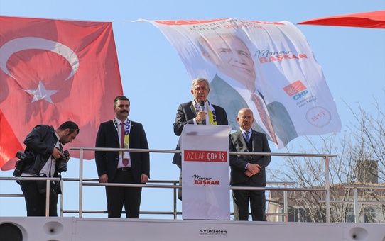 Ankara Büyükşehir Belediye Başkanı Mansur Yavaş, Çubuk'ta seçim koordinasyon merkezinin açılışına katıldı