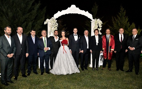 Meral Akşener, Nevzat Korkmaz'ın kızının düğününde nikah şahidi oldu