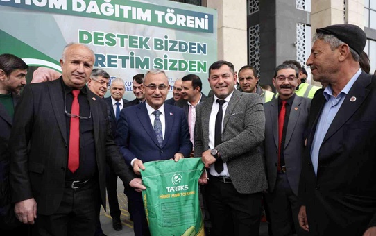 Kütahya Belediyesi 26 Mahallede Üreticilere 30 Ton Tohum Desteği Sağladı