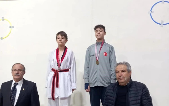 Eskişehir Necip Fazıl Kısakürek Ortaokulu Öğrencileri Spor Alanında 3 Başarıya İmza Attı