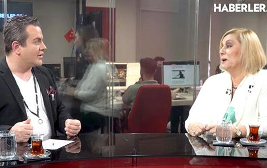 Müşerref Akay, eski eşi tarafından şiddet gördüğünü ve boşandığını açıkladı