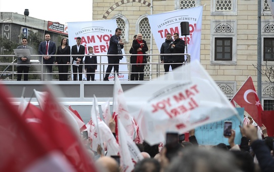 İmamoğlu, İstanbul Gönüllüleriyle Demokrasi Mücadelesine Destek Çağrısı Yaptı