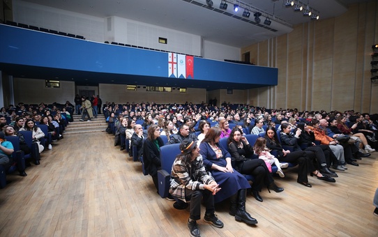 Tiflis Yunus Emre Enstitüsü'nden Türkçe ve Gürcüce Şarkılarla Konser