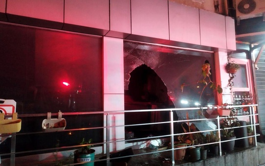 Kadıköy Koşuyolu'nda İş Yerinde Çıkan Yangın İtfaiye Tarafından Söndürüldü