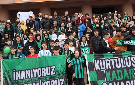 Sakaryasporlu Futbolcular Ferizli İmam Hatip Ortaokulu'nda Öğrencilerle Buluştu