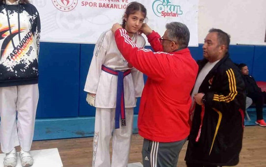 Tomarzalı gençler Taekwondo Yıldızlar Şampiyonası'ndan dereceyle döndü