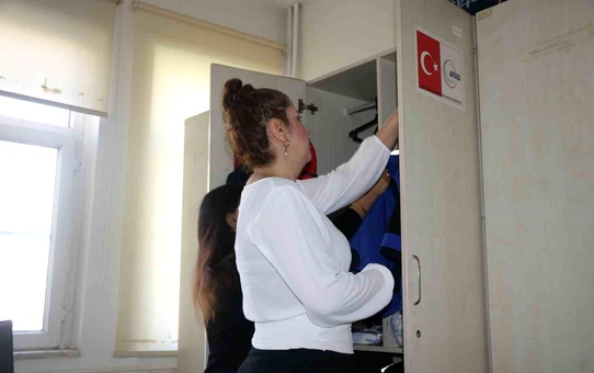 Mardin AFAD çalışanları, 8 Mart Dünya Kadınlar Günü'nde de görevlerine devam ediyor