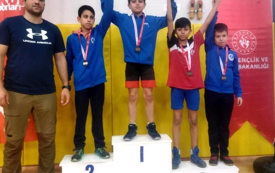 Körfezli Sporcular Güreş Seçmelerinde Başarı Elde Etti