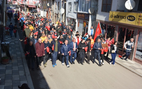 Bolu'nun Mengen ilçesinde Şehitlere Saygı ve Doğa Yürüyüşü düzenlendi