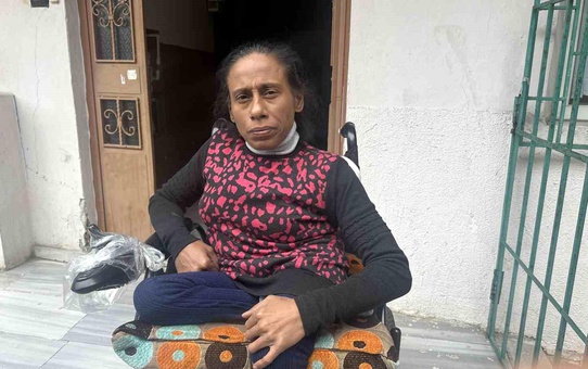 Kağıthane'de Tekerlekli Sandalyeli Kadına Bekçilerden İnsanlık Örneği