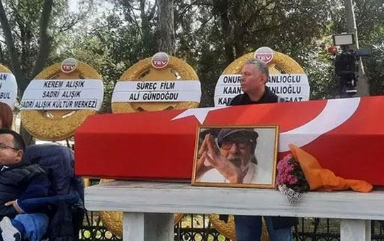 Yeşilçam'ın tanınmış isimlerinden Kayhan Yıldızoğlu son yolculuğuna uğurlandı