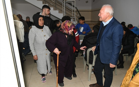 Lapseki Belediyesi Dalyan Mahallesi'nde iftar verdi