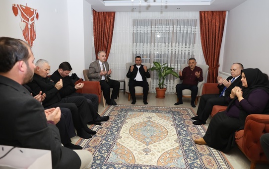 Artvin Valisi Cengiz Ünsal, Şehit Jandarma Er Ramazan Köse'nin Ailesiyle İftar Yaptı