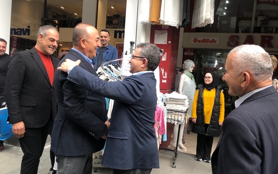 Muratpaşa Belediye Başkan Adayı Özdemir Manavoğlu, esnaf ve kurumlara ziyaretler gerçekleştirdi