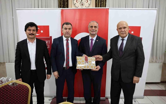 Bayburt Valisi Mustafa Eldivan, iftar programında kamu hizmetlerinin etkinliğini vurguladı