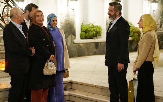 Kayra Şenocak ve Gizem Yanık, Kızılcık Şerbeti'nden ayrıldı! Vedaları duygulandırdı