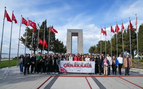 Gaziemir Belediyesi Gençlik Meclisi, Çanakkale Zaferi'nin 109. yılında gezi düzenledi