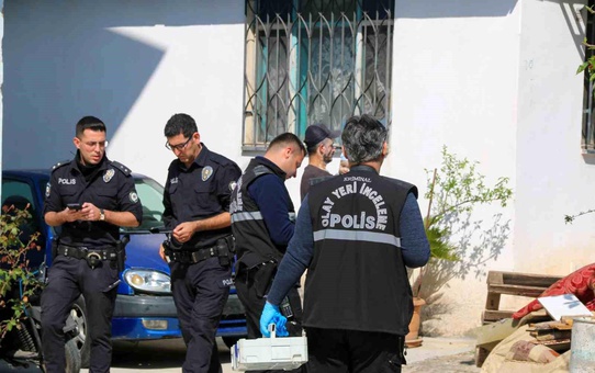 Antalya'da müstakil evde yalnız yaşayan 59 yaşındaki adamın oğlu tarafından yatağında cansız bedeni bulundu