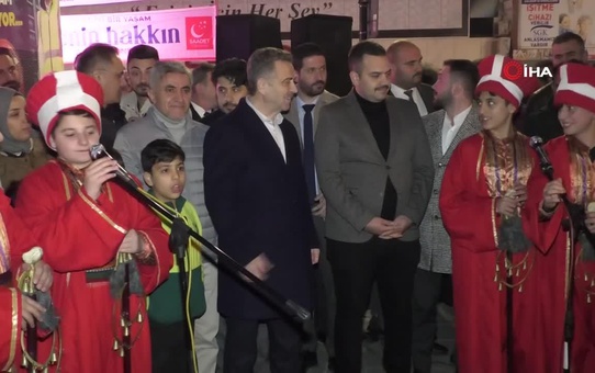 Gaziosmanpaşalılar Çanakkale Zaferini kutladı