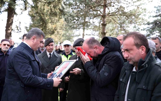 Düzce'de Kalp Krizi Sonucu Hayatını Kaybeden Kıbrıs Gazisi Nevzat Eren Son Yolculuğuna Uğurlandı