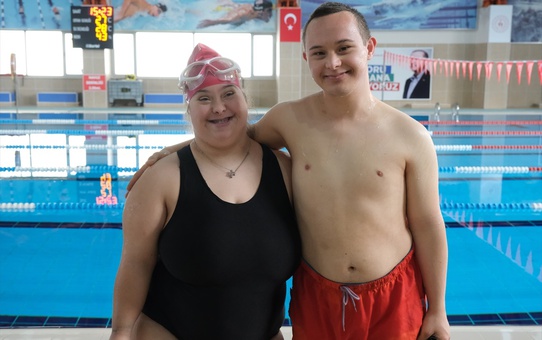 Kırklareli'de Down Sendromlu Yüzücülerden Muhteşem Performans