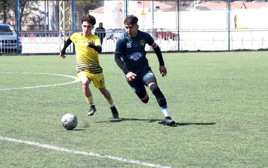 Talasgücü Belediyespor U17, Kocasinan Şimşekspor'u 4-0 Yendi