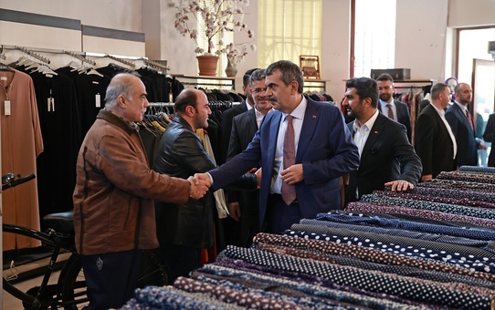Milli Eğitim Bakanı Yusuf Tekin, Mehmet Şükrü Erdinç'e taziye ziyaretinde bulundu