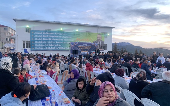 Aladağ Belediyesi tarafından düzenlenen iftar programında Başkan Akgedik çalışmaları anlattı