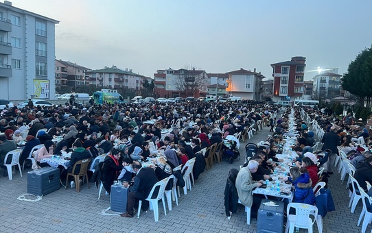 Yalova'da AK Parti teşkilatı tarafından iftar programı düzenlendi