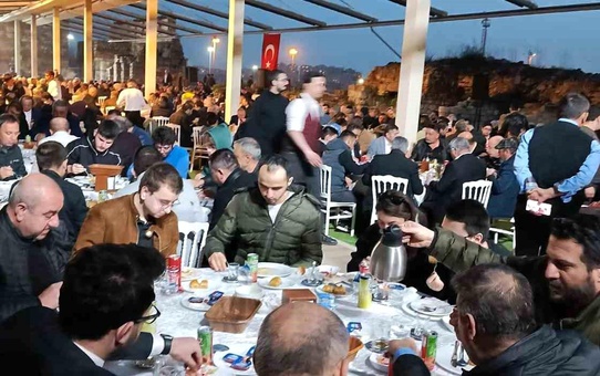 Erdem Karakoç, Topkapı Suriçi Sosyal Tesisleri'nde iftar verdi