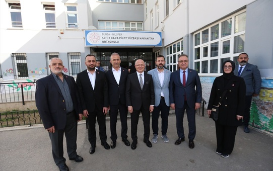 AK Parti Bursa İl Başkanı Davut Gürkan, Mahalli İdariler Genel Seçimleri için oy kullandı