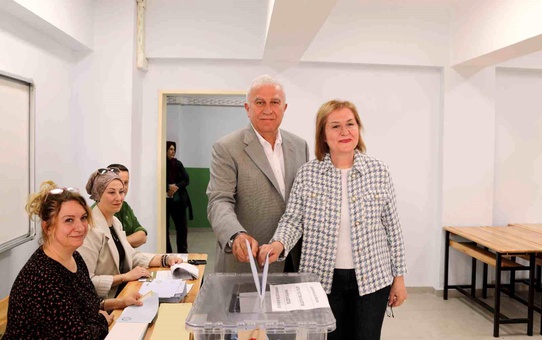 Efeler Belediye Başkanı Mehmet Fatih Atay Oyunu Kullandı