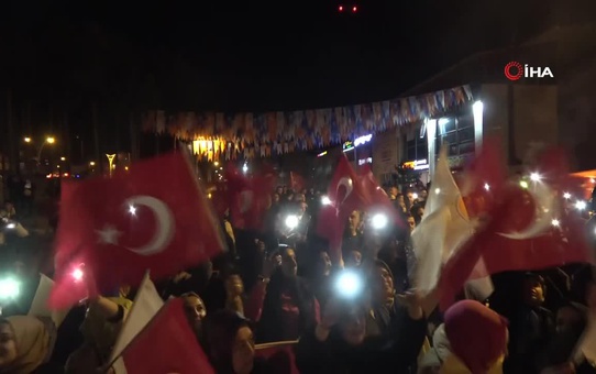 Bitlis'te AK Parti Seçim Kutlaması