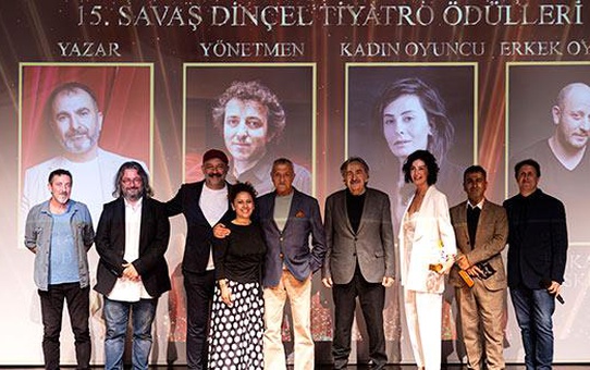 Savaş Dinçel'in doğum günü ve Baba Sahne'nin 7. yıl kutlaması gerçekleşti