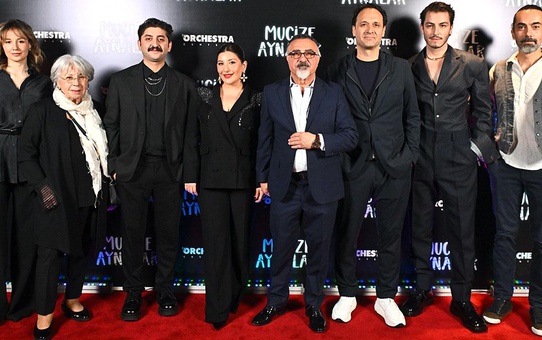 Meltem Cumbul, Enis Arıkan ve Gökçe Bahadır gibi isimler 'Mucize Aynalar' filminin galasına katıldı