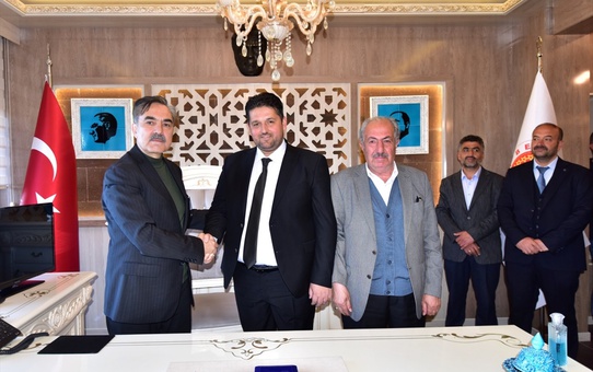 Ahlat Belediye Başkanlığı görevi devredildi