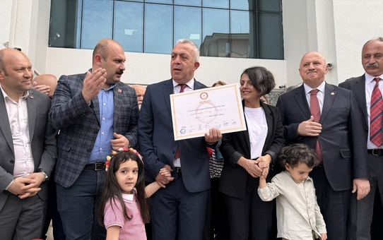 CHP'li Bilgehan Erdem, Artvin Belediye Başkanı olarak göreve başladı