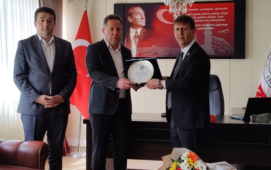 AK Parti'den Artova Belediye Başkanı Seçilen Ali Güner Göreve Başladı