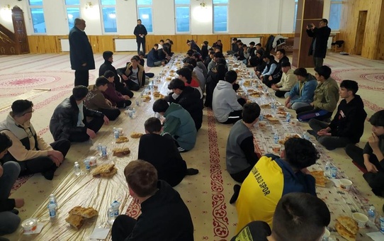 Çıldır'da Gençlik İftar Buluşması Gerçekleştirildi